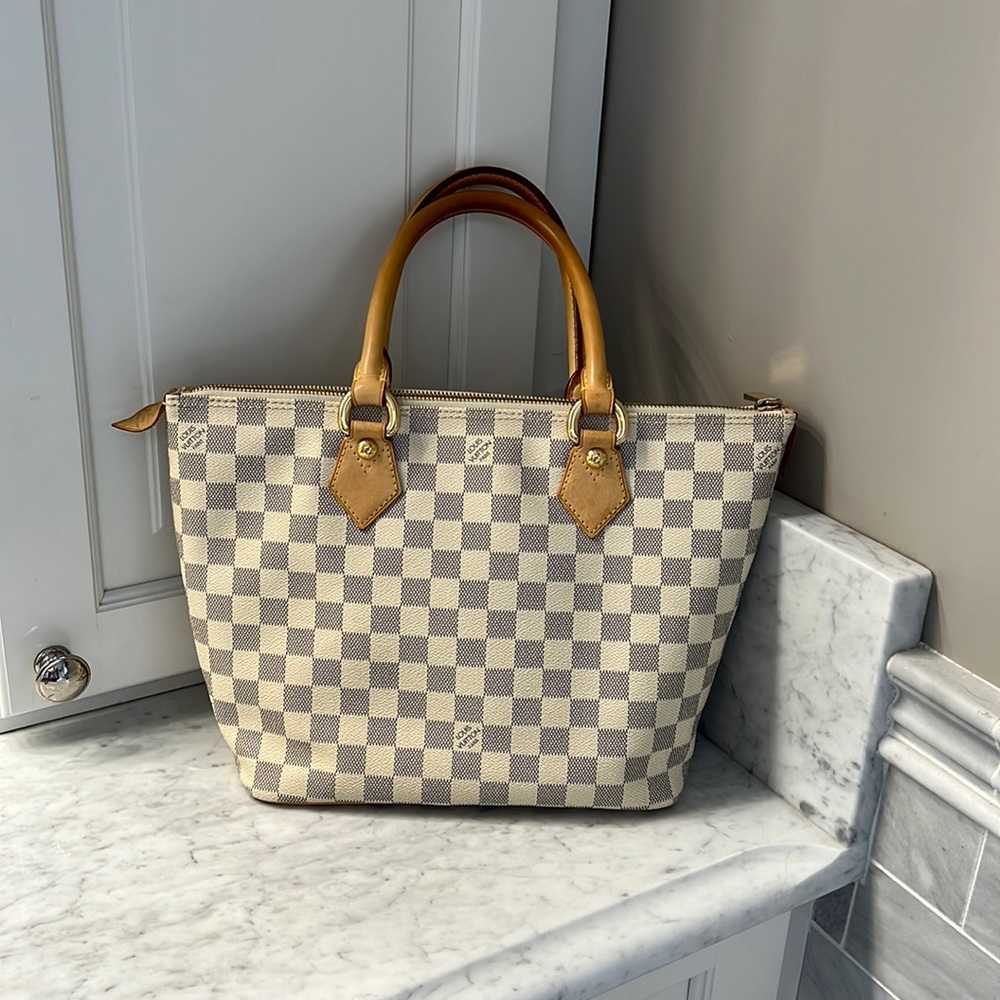 ⭐️⭐️⭐️Louis Vuitton handbag